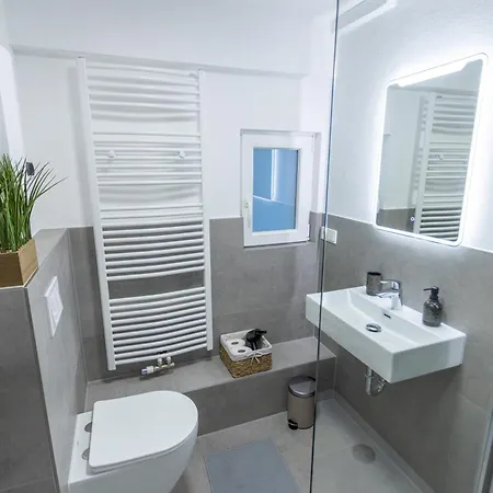 Modernes 100 Qm Mit 2 Schlafzimmern Apartmán *