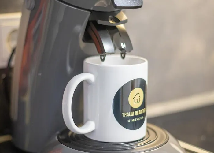 Modernes 100 Qm Mit 2 Schlafzimmern Lägenhet *