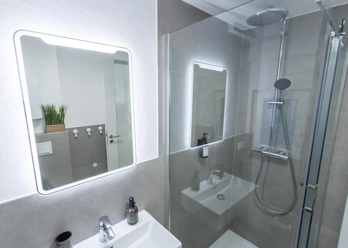 Modernes 100 Qm Mit 2 Schlafzimmern *