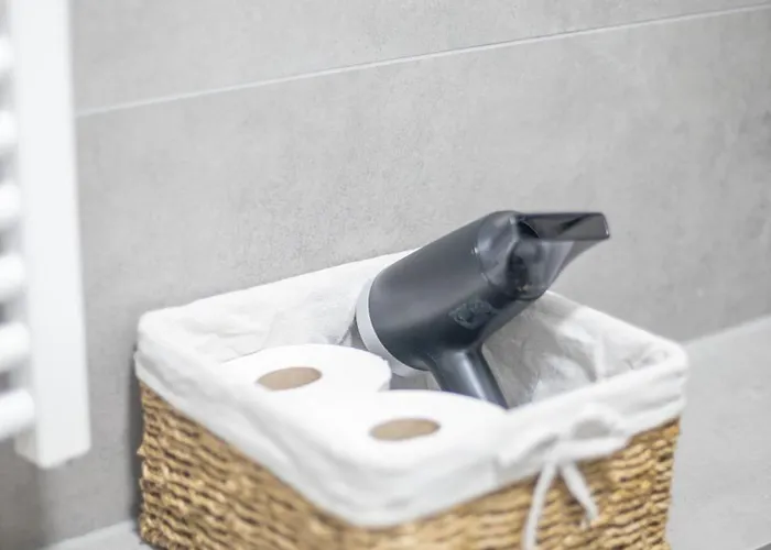 Modernes 100 Qm Mit 2 Schlafzimmern *